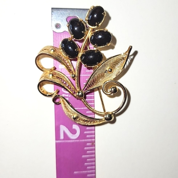 SORRENTO BLACK ONYX & GOLD-FILLED PIN BROOCH - GF FILIGREE LEAVES - Picture 5 of 7